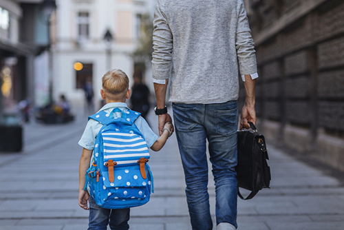 Tornada a la rutina: com gestionar el retorn a la feina i a l’escola després de les vacances - Adeslas Salud y Bienestar