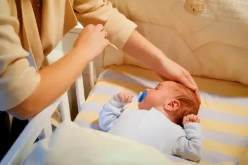 Desvetllaments nocturns en infants: per què ocorren i què s’hi pot fer?