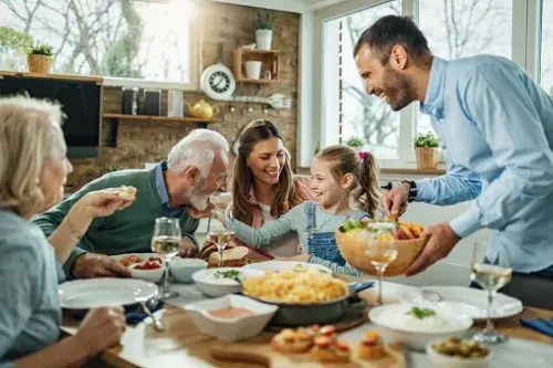 Los beneficios de la dieta mediterránea se “contagian” dentro de la familia