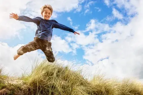 Descubre por qué el aire libre es bueno para los niños