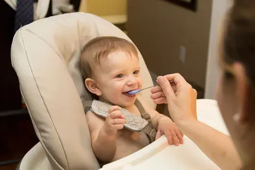 Prevenir las quemaduras infantiles con la comida